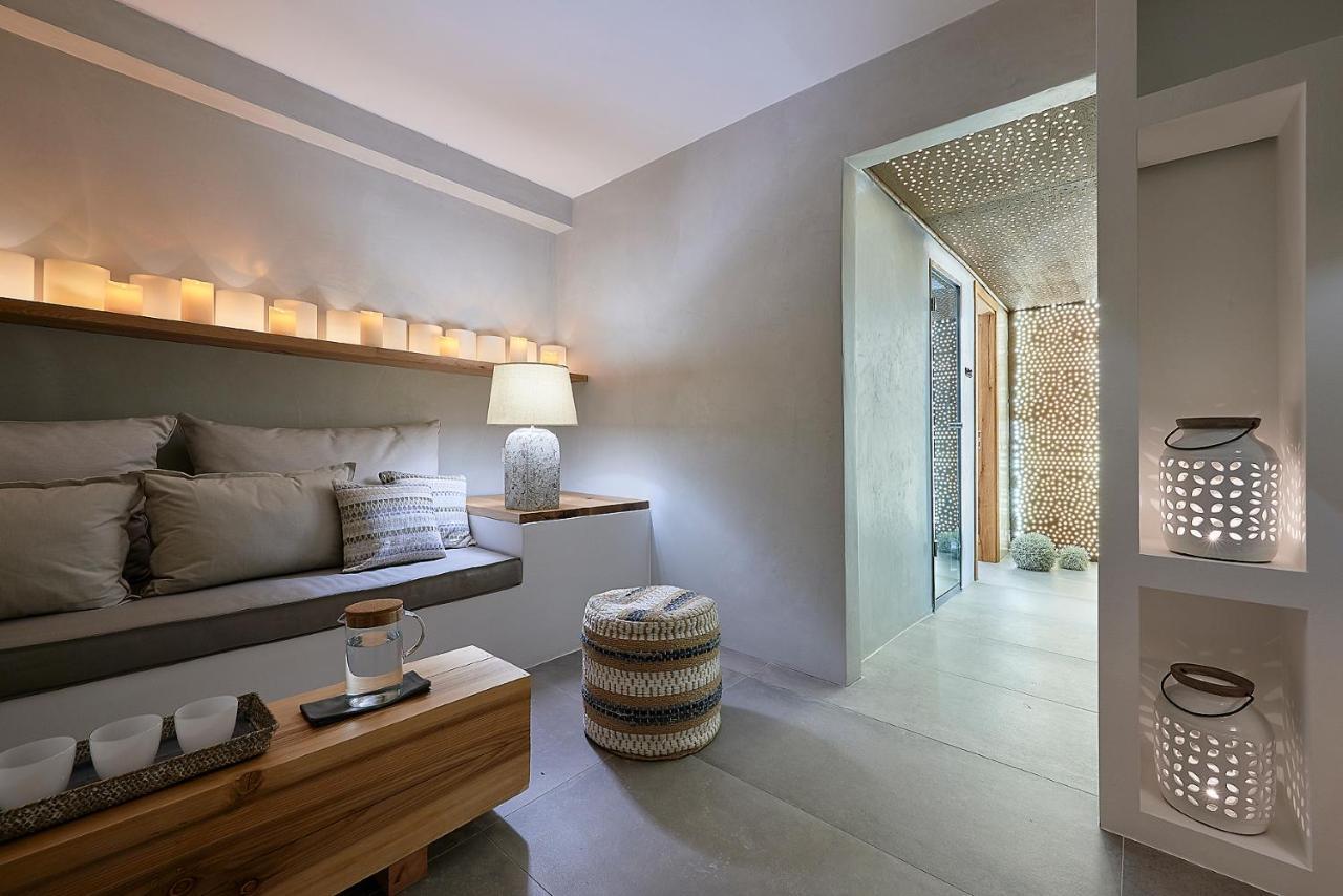 Santa Maria Luxury & Adamantas (Milos)