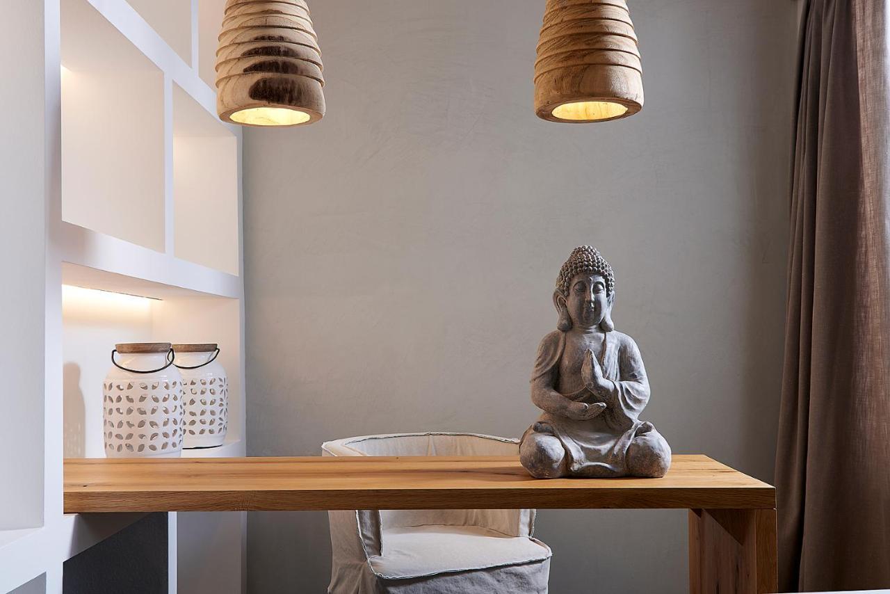 Santa Maria Luxury & Adamantas (Milos)